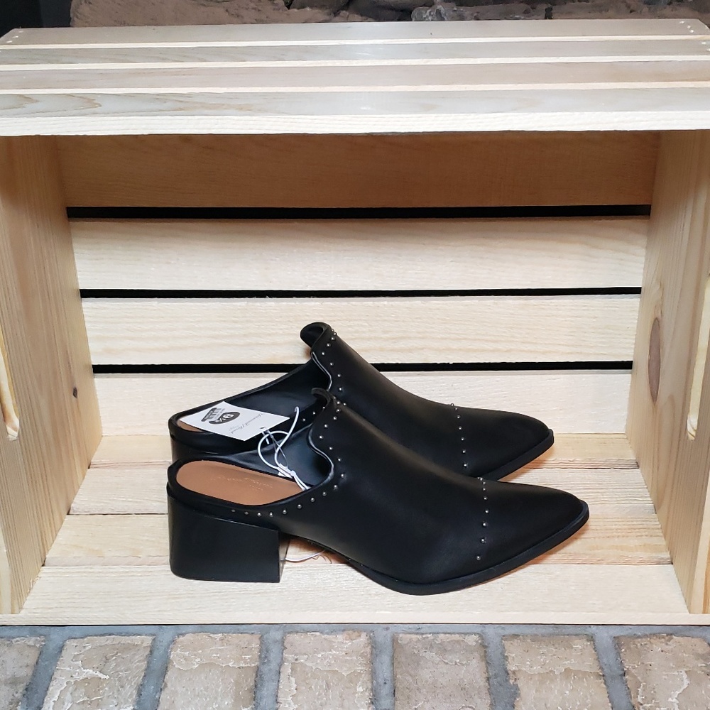 Womens- Crista Studded Mules Black